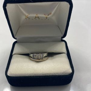 Women’s engagement ring